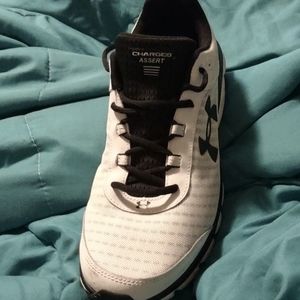 Under Armour Charged Assert shoes